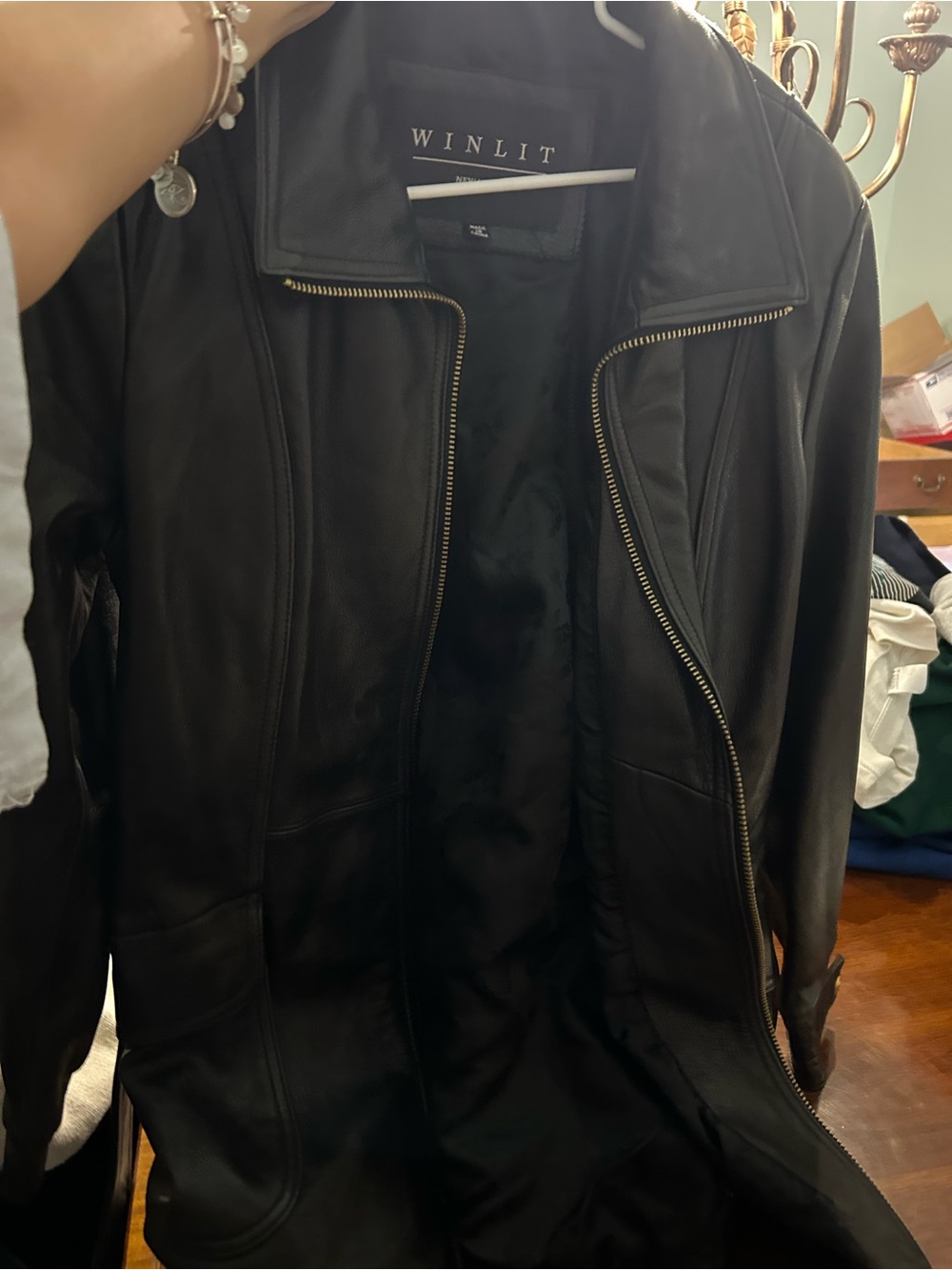 Winlit Women's Black Leather Zip-Front Jacket